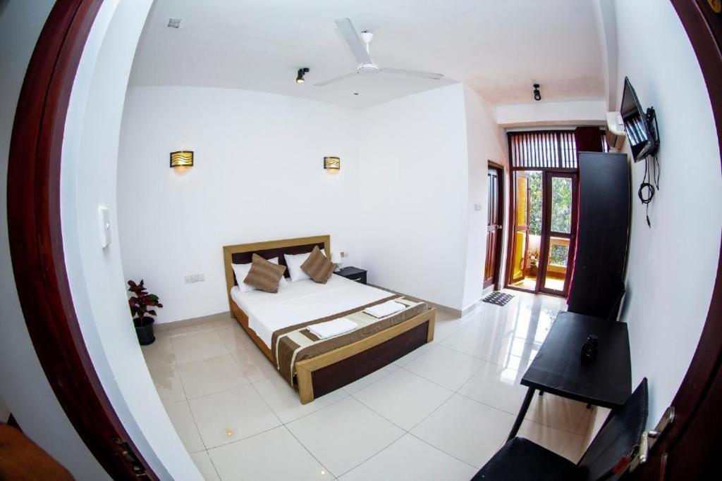 Hotel Blue Bird เนกอมโบ ภายนอก รูปภาพ