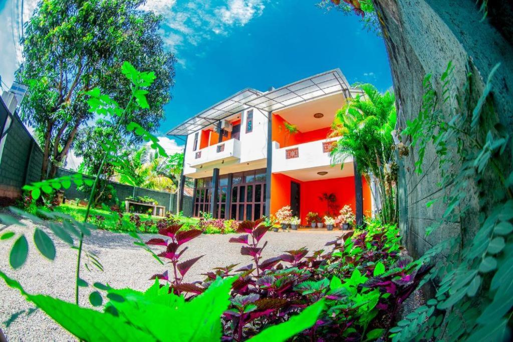 Hotel Blue Bird เนกอมโบ ภายนอก รูปภาพ
