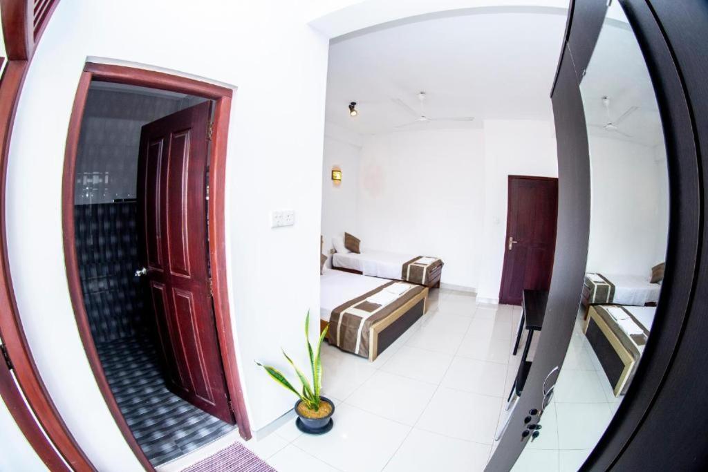 Hotel Blue Bird เนกอมโบ ภายนอก รูปภาพ