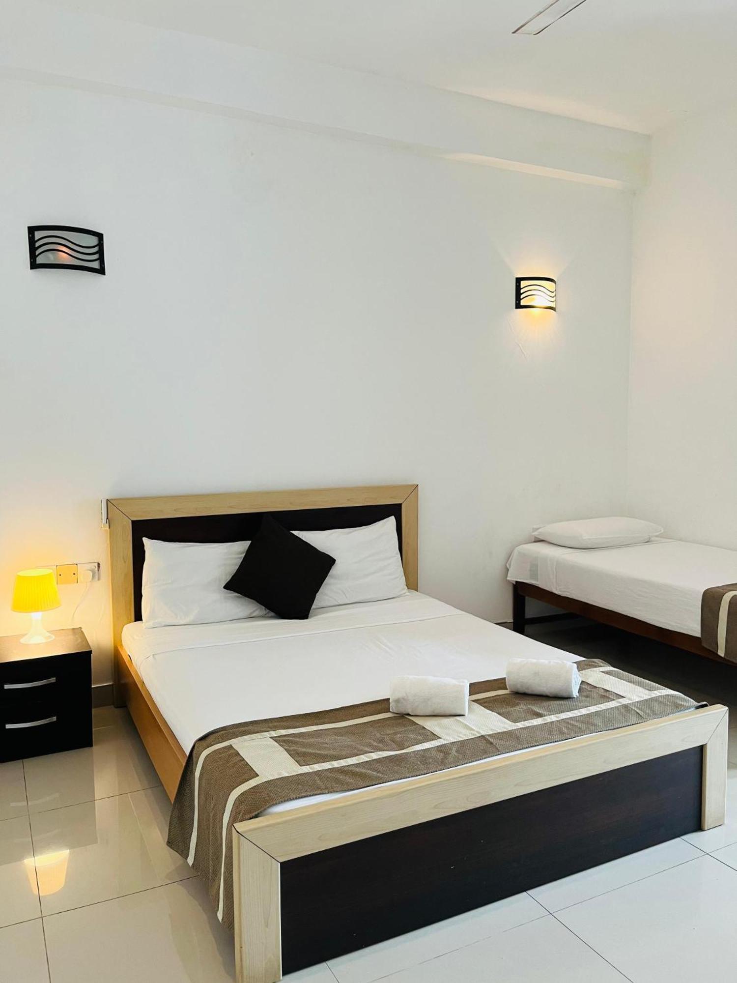 Hotel Blue Bird เนกอมโบ ภายนอก รูปภาพ