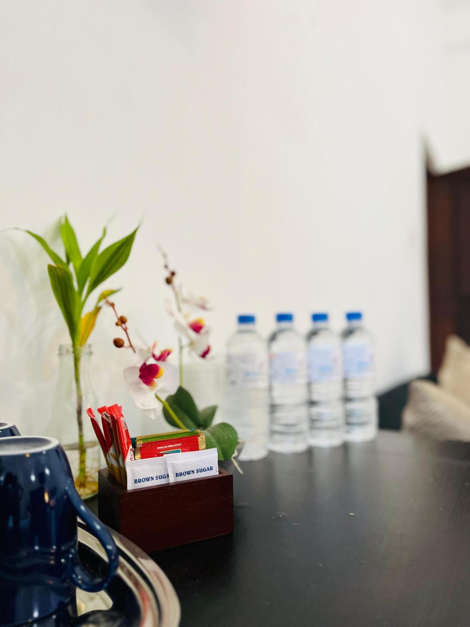 Hotel Blue Bird เนกอมโบ ภายนอก รูปภาพ